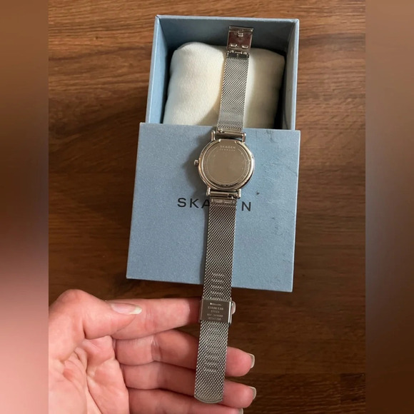 Skagen Signature - SKW2692 (Silver) Mesh Watch - Picture 8 of 12